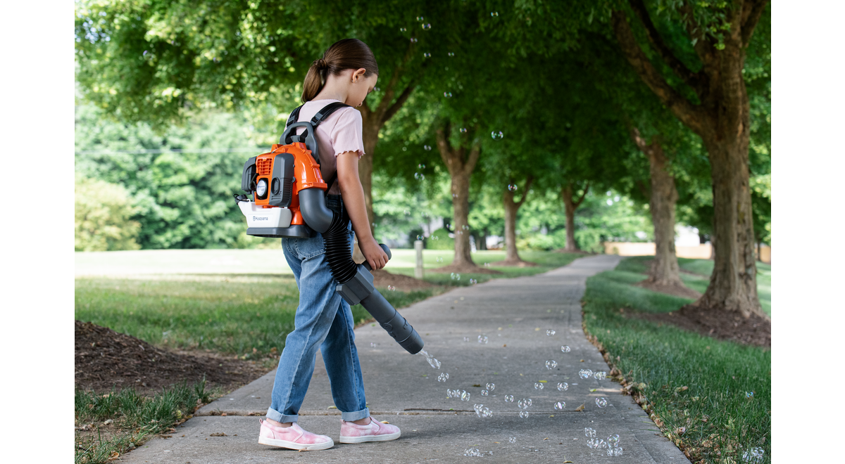 Leksak lövbås, ryggburen